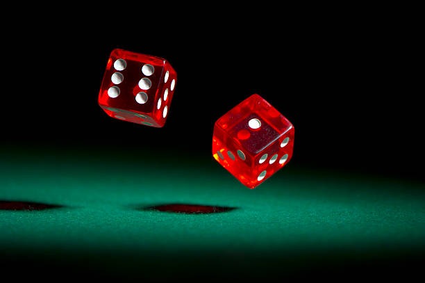 dragslot live-dealer studio with professional dealers and multi-camera setup